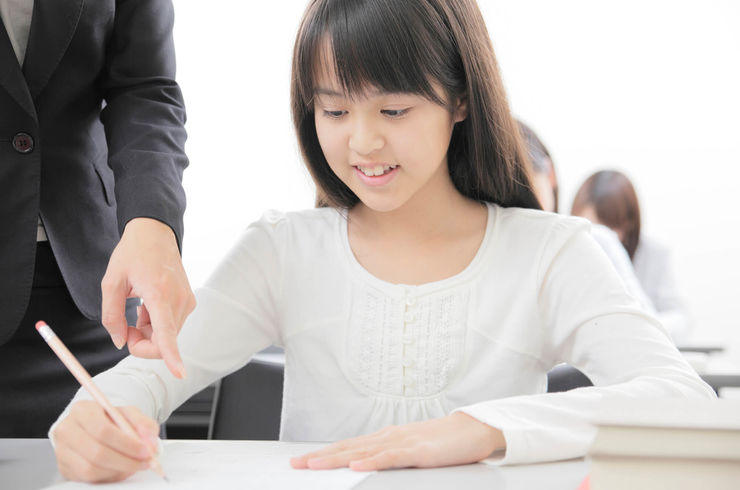 指摘を受ける女の子